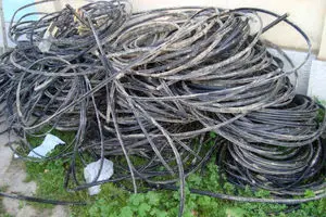 برق گرفتگی و مصدومیت شدید سارق حین سرقت کابل برق در کاشان 